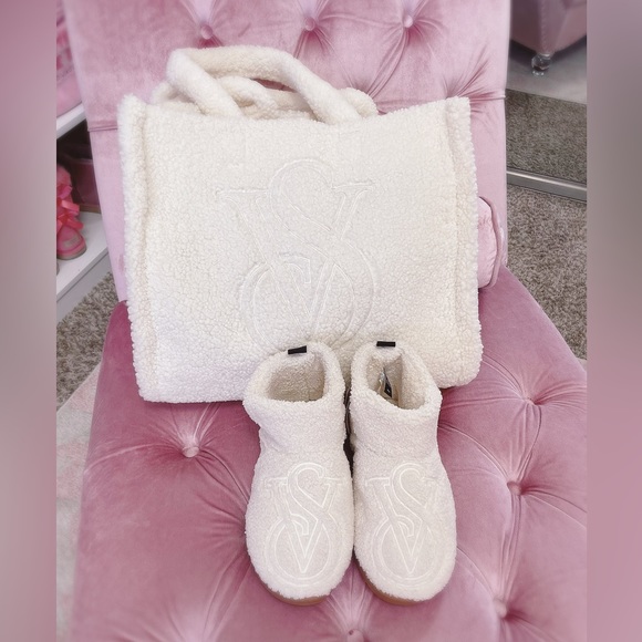 Victorias Secret Sherpa tote and slippers set - Picture 1 of 8
